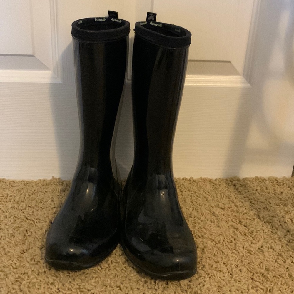 Black Kamik rain boots size 6